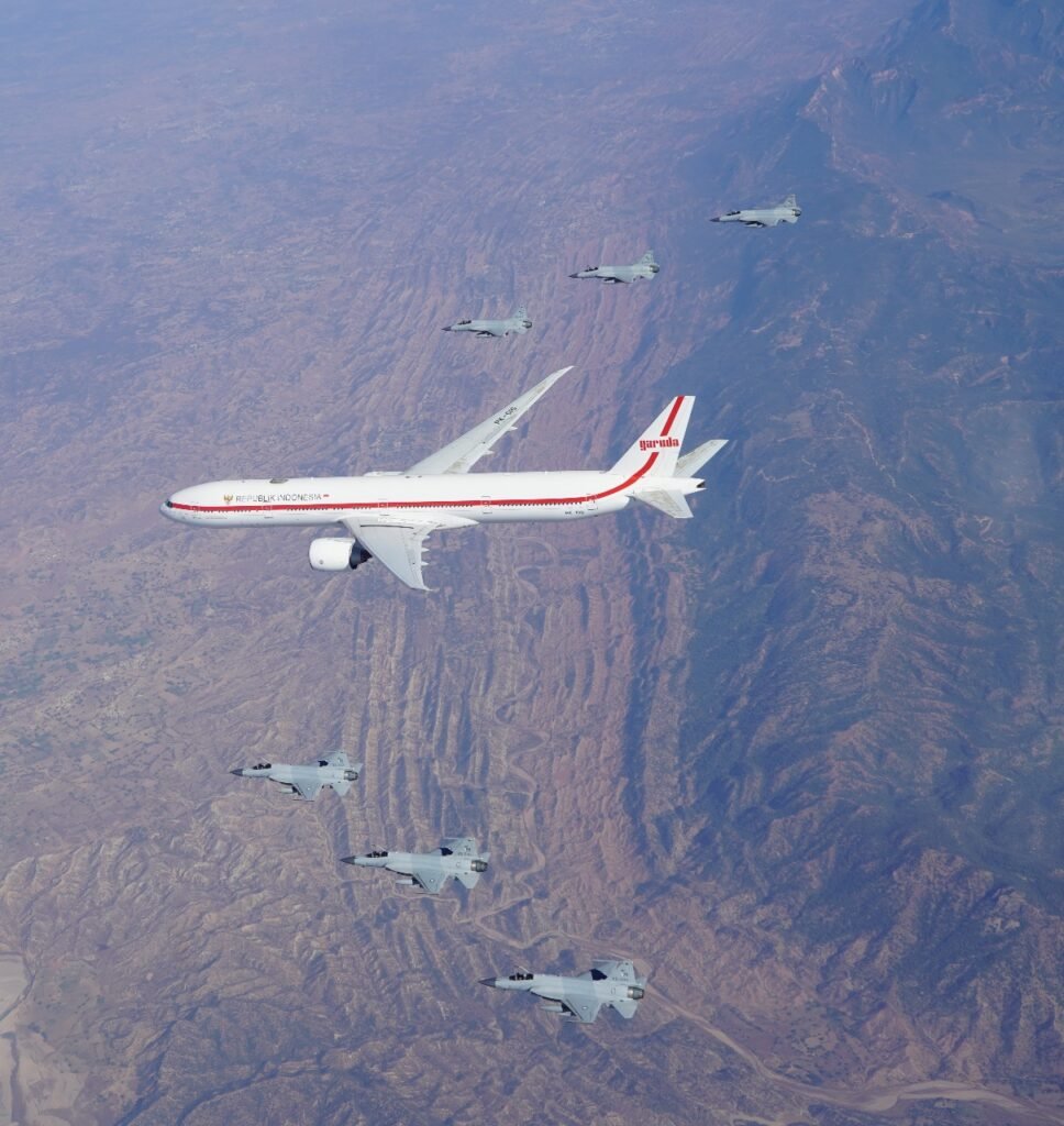 PAF JF-17 fighter jets escort the aircraft of Indonesian President during entry into Pakistani airspace.