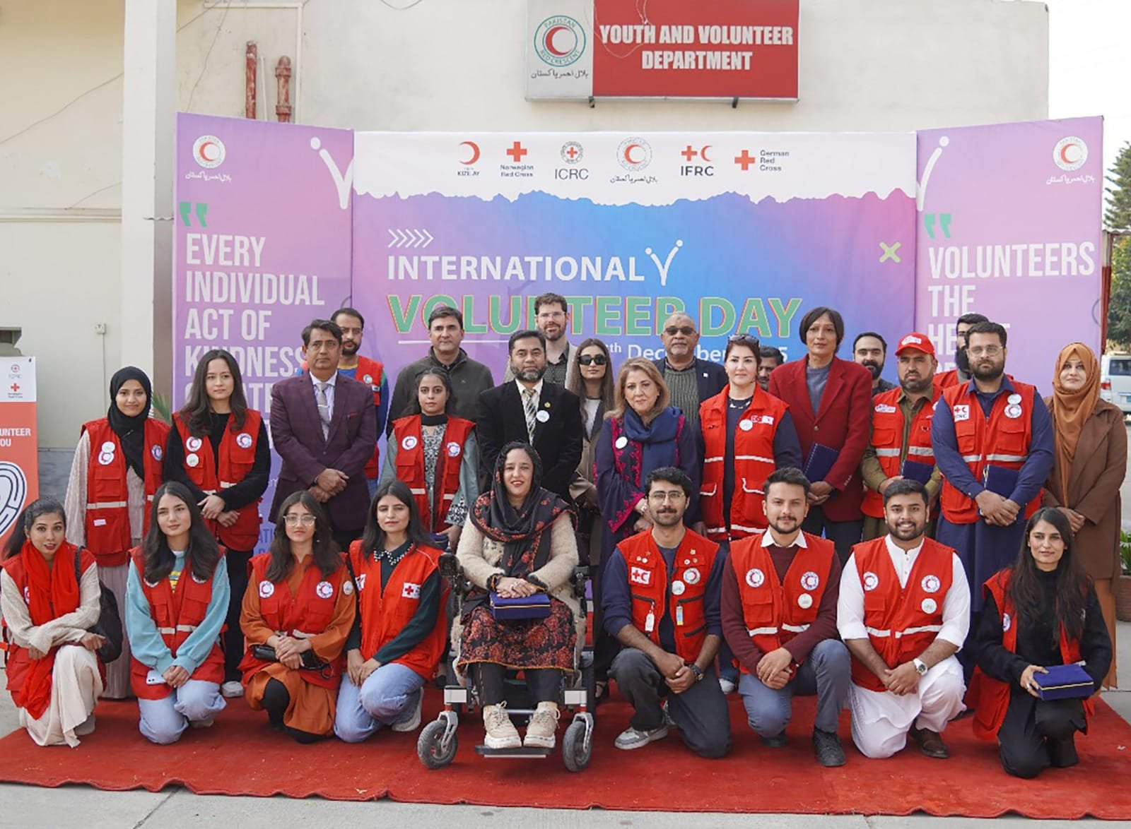prcs marks international volunteer day with tributes to the spirit of humanity