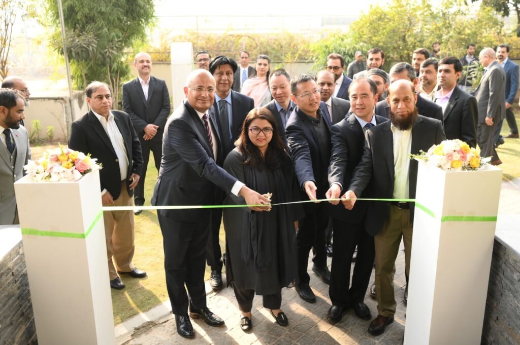 Zong 4G inaugurates its new state-of-the-art cloud intelligent computing center in Islamabad with federal minister for IT and telecommunication 2 zong 4g launches cloud intelligent computing center in islamabad