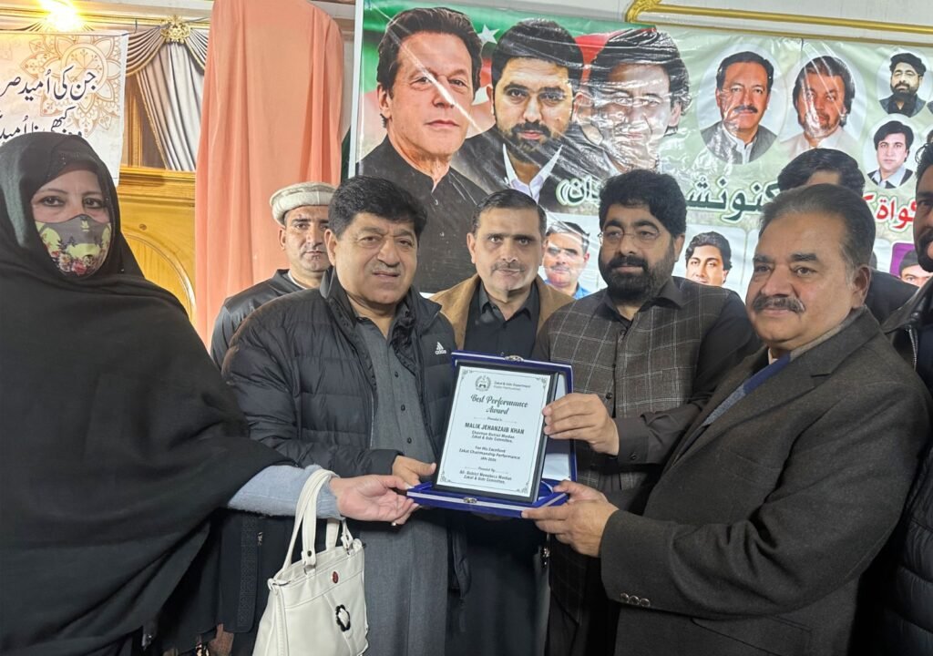 Ushr and Zakat Department honours local committee members in Mardan