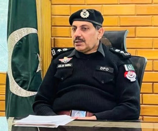 Police officials in Upper Dir recover a minor girl and arrest suspects involved in an alleged sale case in Wari.