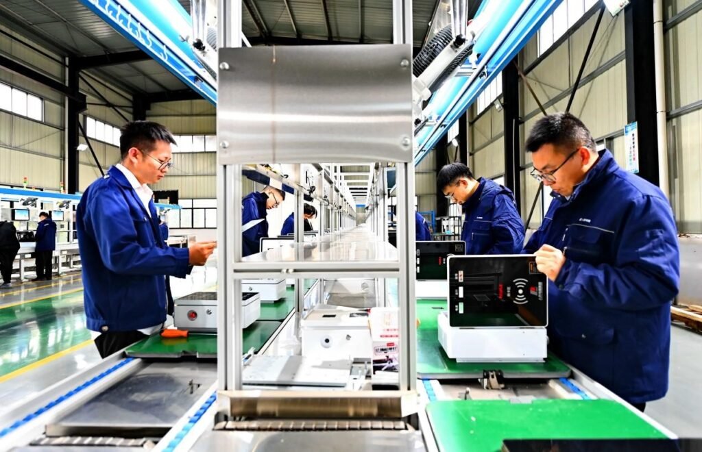 China keeps upgrading world's largest EV charging network