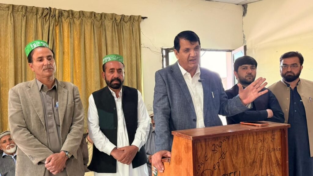 Political figures join PML-N in Swat as Amir Muqam calls for serious leadership 2 Political figures join PML-N in Swat as Amir Muqam calls for serious leadership