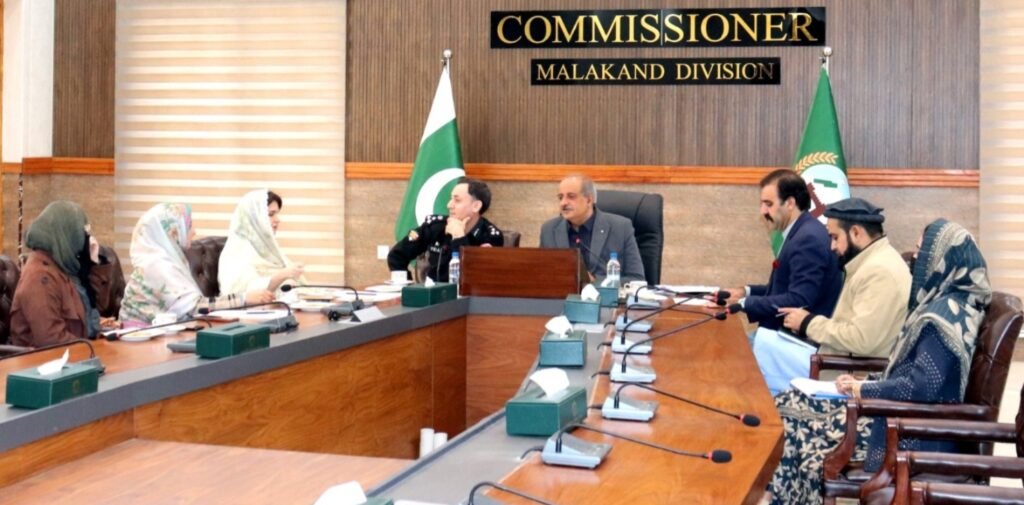 Malakand Division Commissioner Masood Ahmed meets KP Female Ombudsperson Rabab Mahdi in Swat to discuss women’s rights awareness.