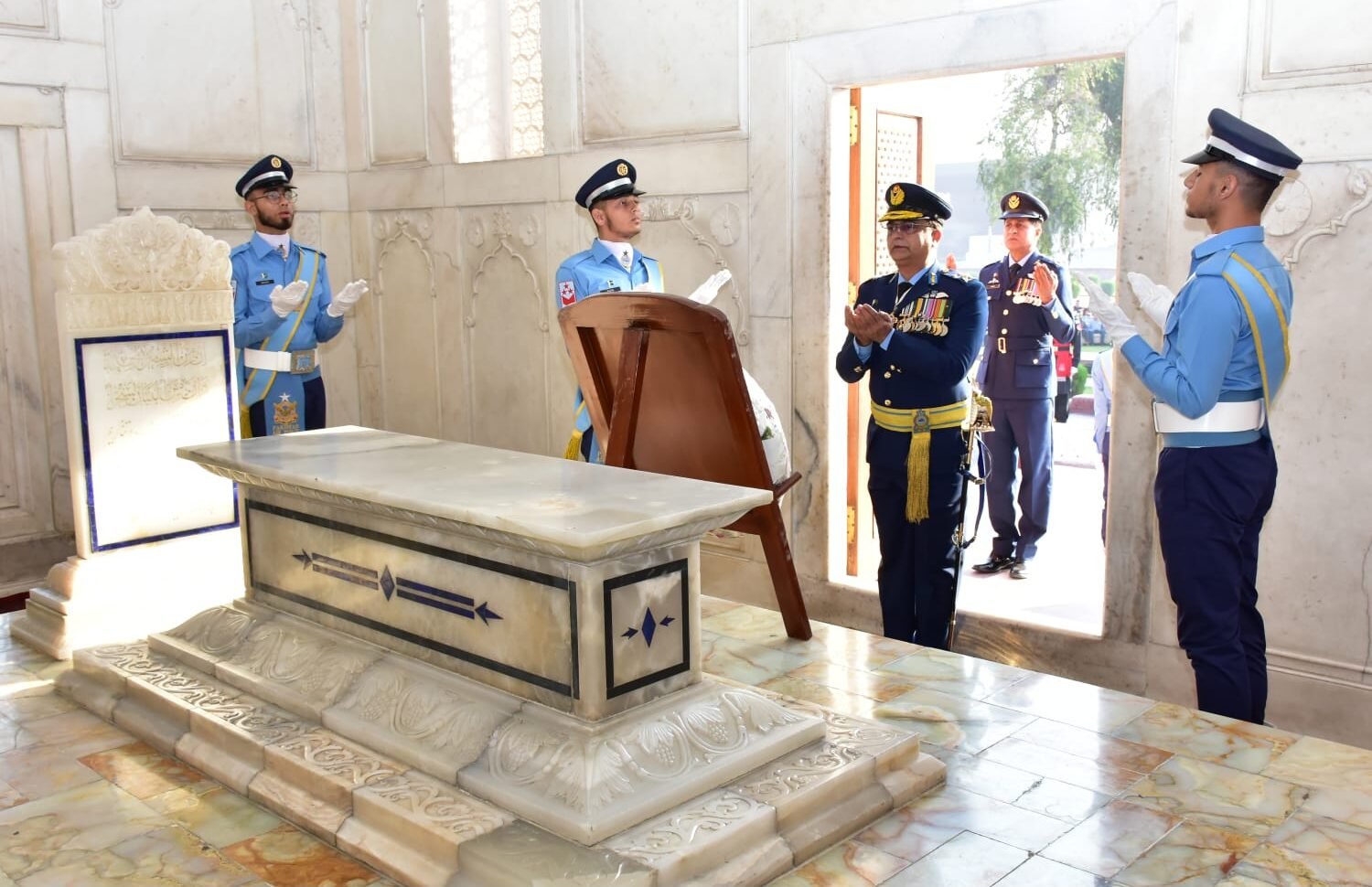 PAF contingent takes charge of guard duties at Mazar-e-Iqbal during Pakistan Day ceremony in Lahore.