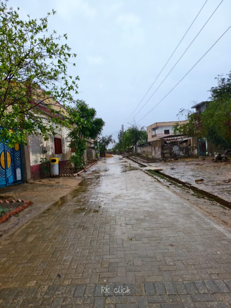 "Storm Wears Fury on Sujawal, Thatta, 1 Killed, 25 Injured as Winds, Rain Wrip Through"