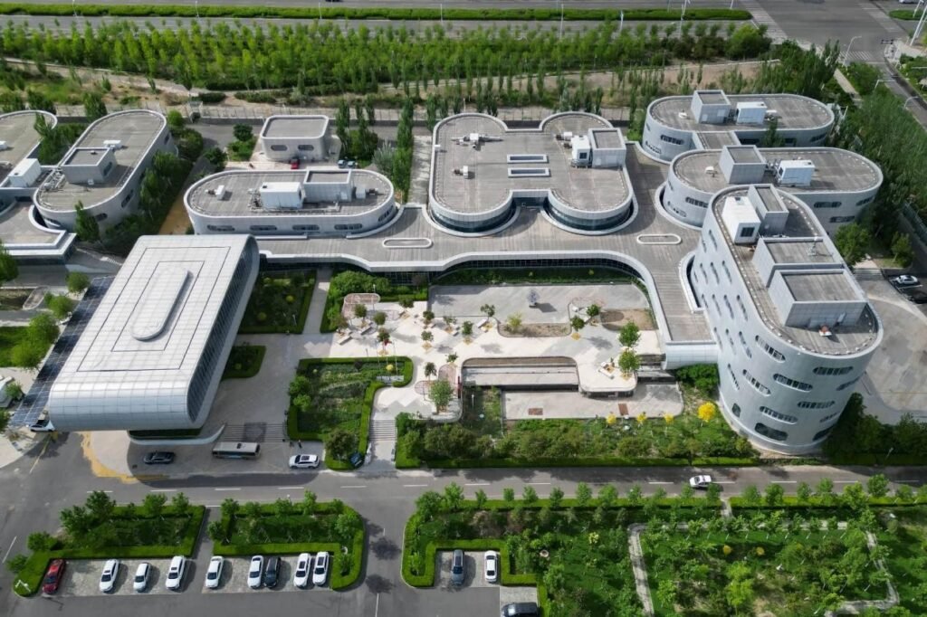 A data center control room displays computing power resources as China builds an integrated nationwide computing power network.