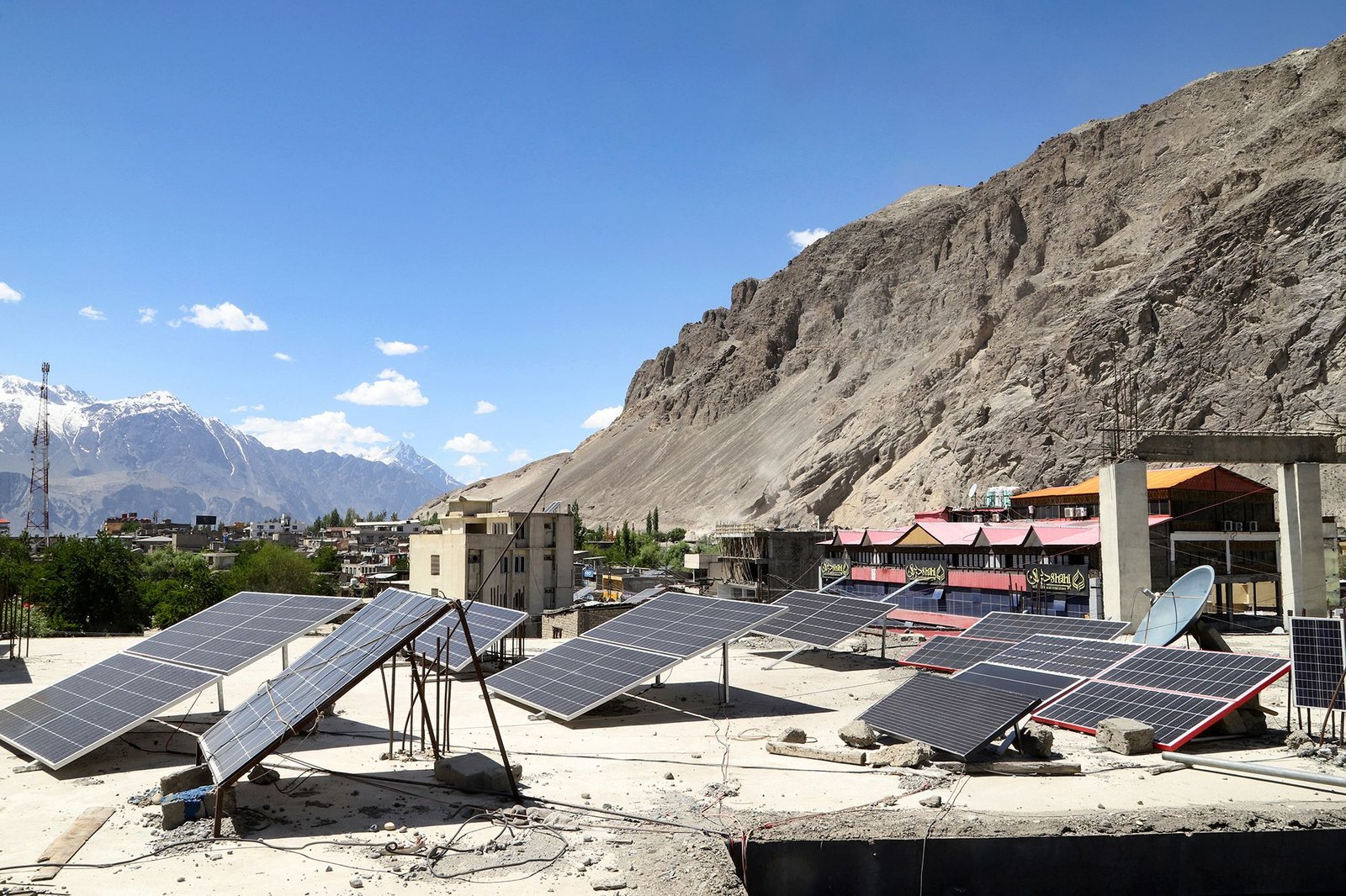 Solar systems planned for 8,000 rebuilt houses in Awaran