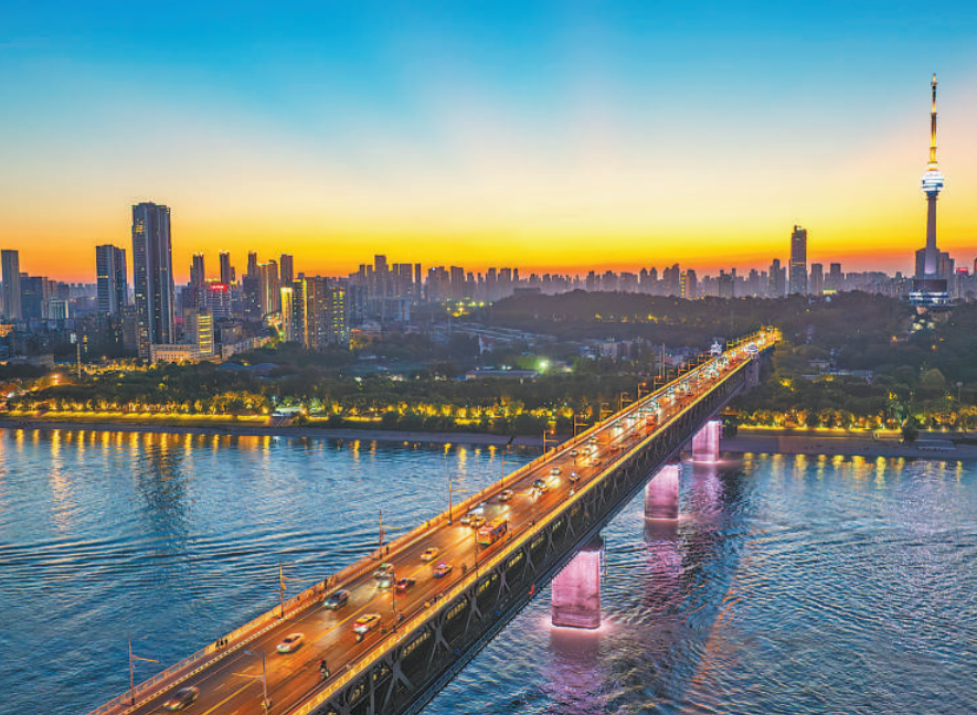 Smart lighting makes the Wuhan Yangtze River Bridge greener 23 Smart lighting makes the Wuhan Yangtze River Bridge greener