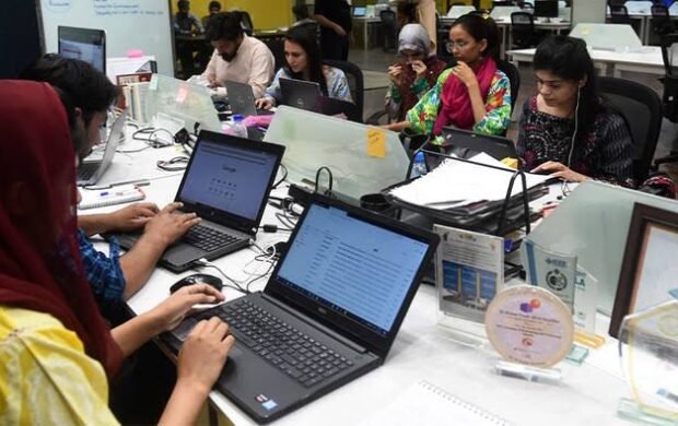 Online safety training reaches 12,575 students, teachers and parents in 100 schools
